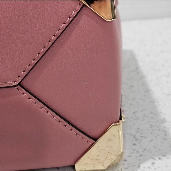 MICHAEL KORS MANHATTAN, like new - Picture 9 of 14